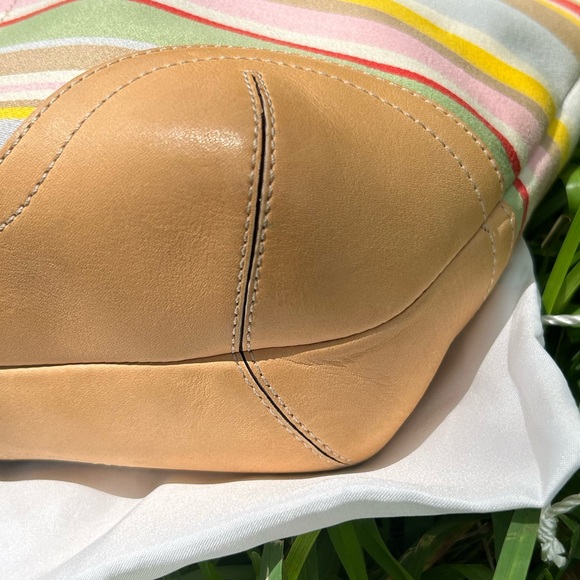 Vintage Coach Hampton Daisy Multicolored Tote with Original Dust-bag - Picture 6 of 13